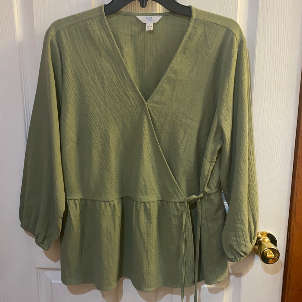 TIME and TRUE TOP SIZE LARGE
